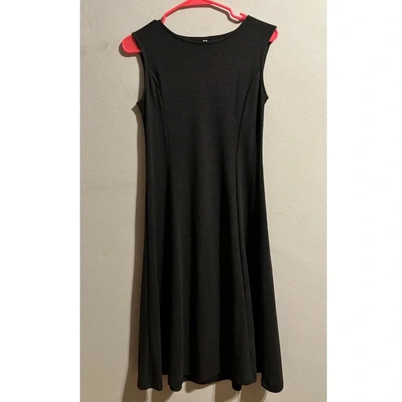 green emerald velvet dress Uniqlo Black White Daisy Floral V-neck Long Sleeve Fit & Flare Mini Dress  Size S main image 1